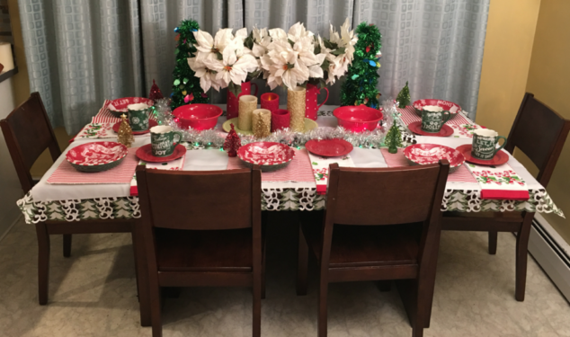 Perfect Holiday Kids Table