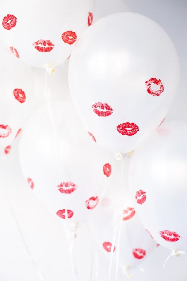 DIY-Kissed-Balloons-600x900