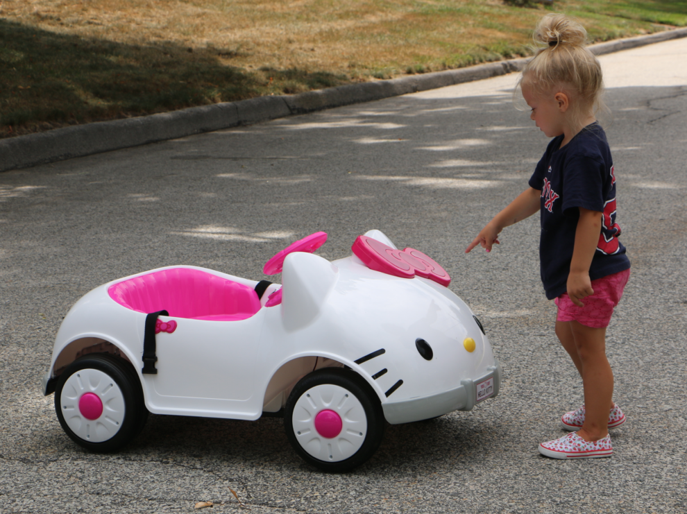 ride on hello kitty car