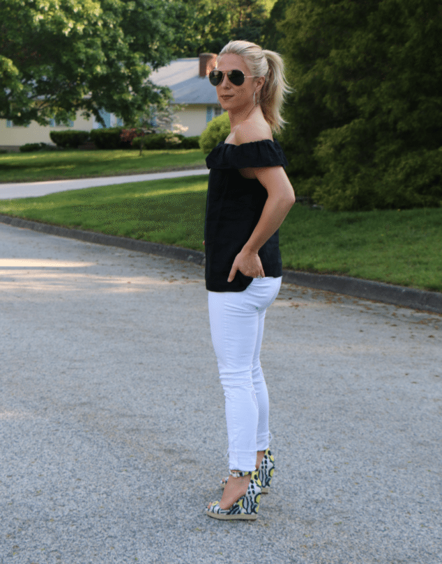 How to Wear White Jeans #Fashion #Style - Stylish Life for Moms