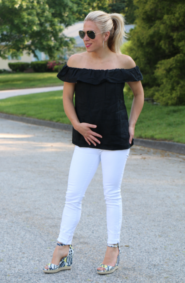 How to Wear White Jeans #Fashion #Style - Stylish Life for Moms