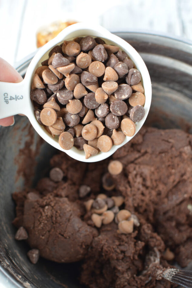 Chocolate Peanut Butter Pretzel Cookies