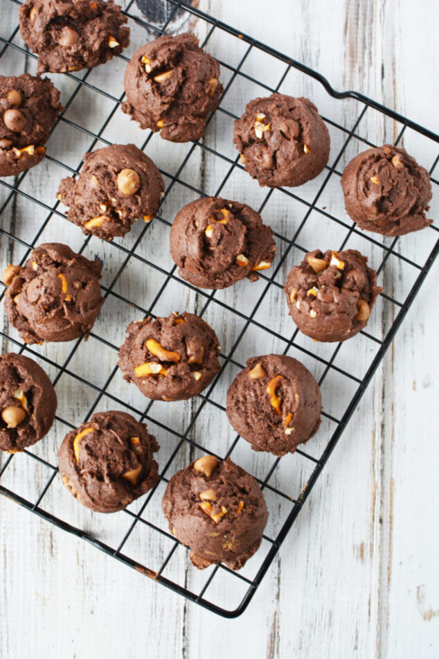 Chocolate Peanut Butter Pretzel Cookies