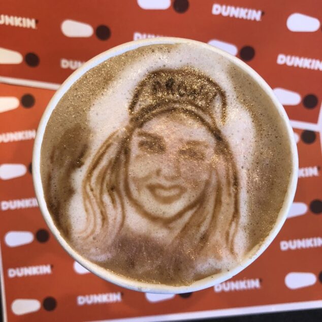 Dunkin' Sipping is Believing Pop-up Experience