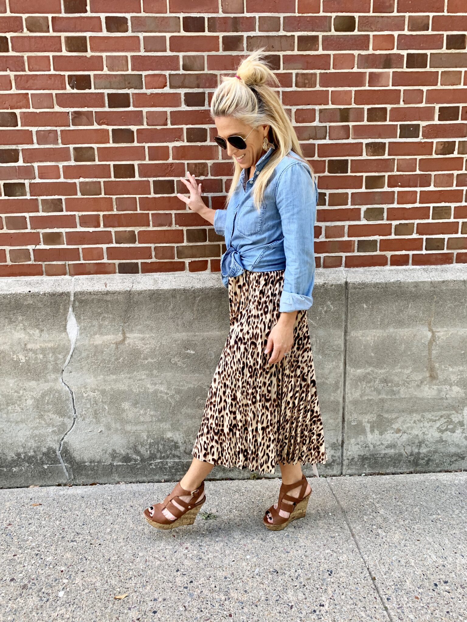 How to Style Denim Shirt 13 Ways to Wear One Stylish Life for Moms