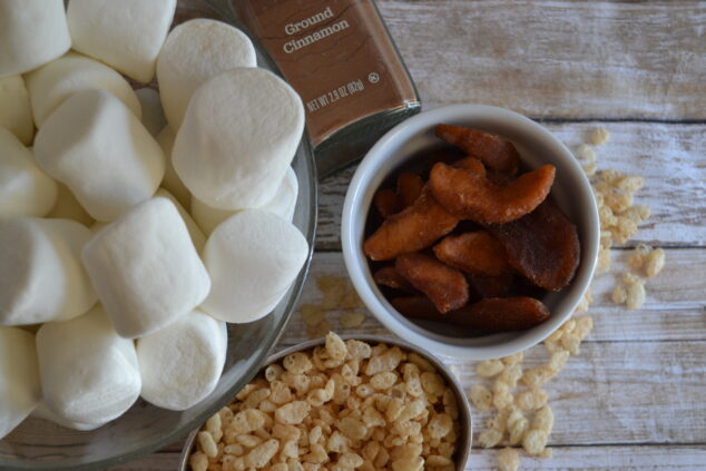 Apple Pie Rice Cereal Treats