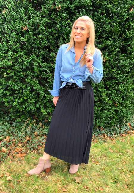 5 Ways To Style A Black Pleated Skirt Stylish Life For Moms