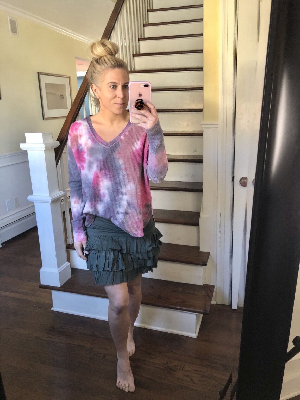 Tie Dye Clothing - 5 Ways to Style - Stylish Life for Moms