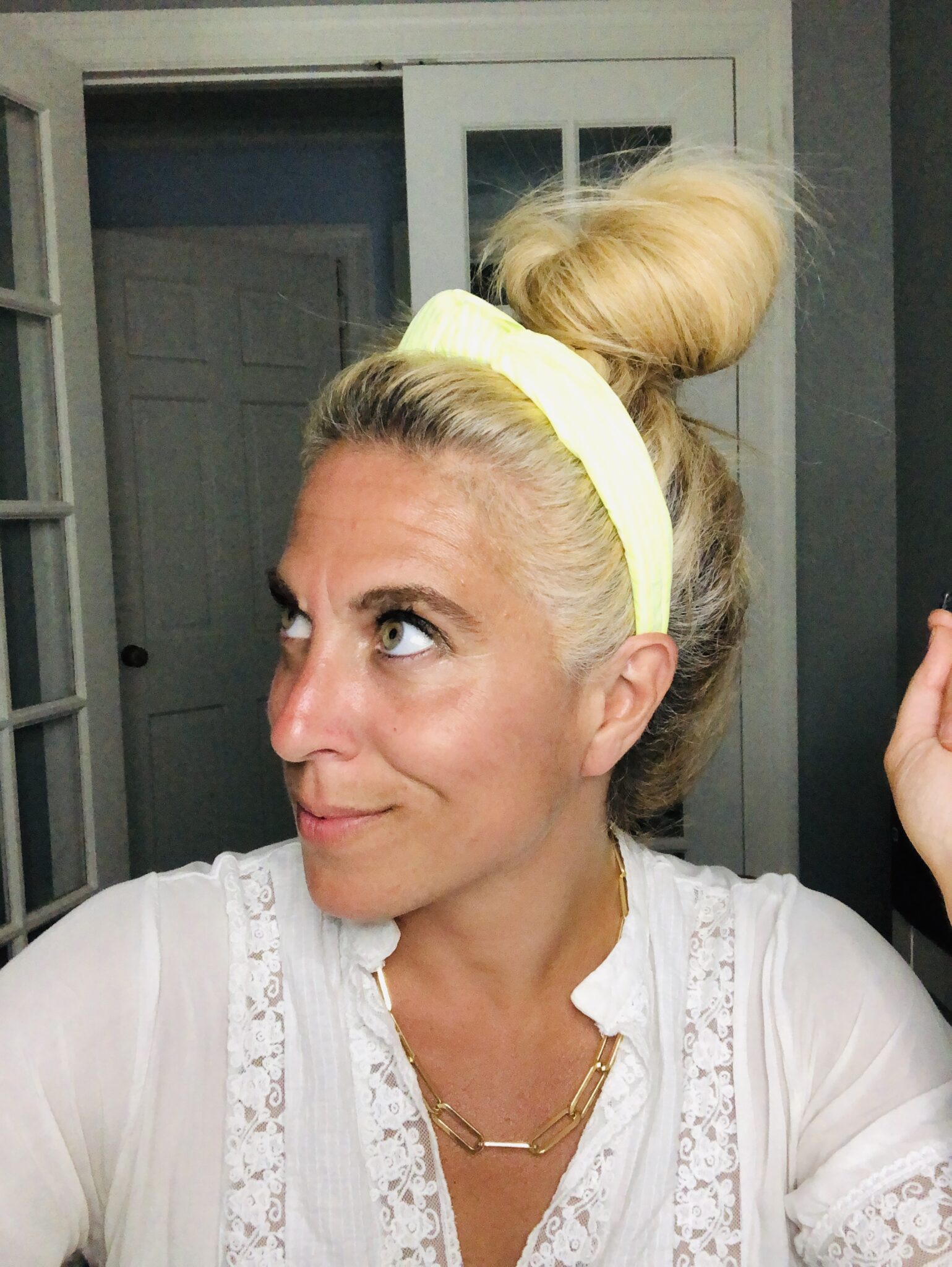 How to Wear a Knotted Headband 6 Different Styles Stylish Life for Moms