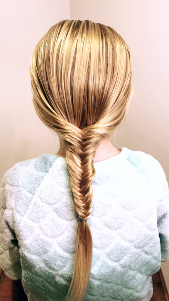 How to create a messy fishtail braid in 5 easy steps