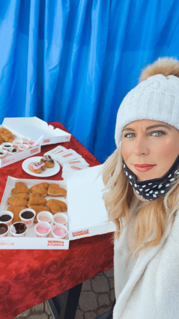 Dunkin' has launched DIY donut kits so you can decorate your own at home. The kits consist of donut rings, different types of frosting, and a variety of sprinkles, and are available at participating stores.