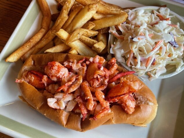 Lobster Roll options at 99 Restaurants