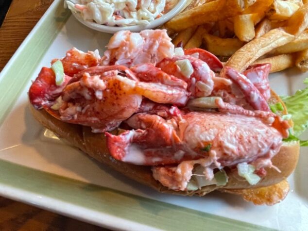 Lobster Roll options at 99 Restaurants