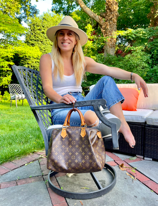 Clipa Bag Hanger: Perfect Travel Companion [PLUS GIVEAWAY!] - Stylish Life  for Moms