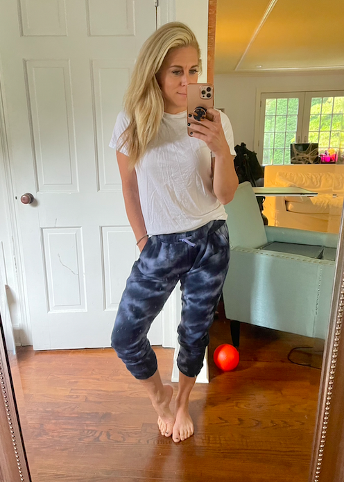 5 Casual + Cool Ways To Wear Athleta Venice Moto Joggers - The Mom