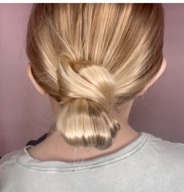 Pretty Hairstyle for Teen Girls