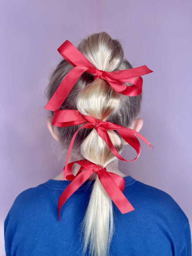 PRETTY HOLIDAY PONYTAIL