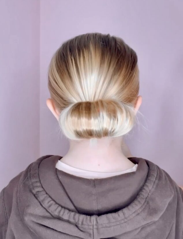 cute and easy bun hair tutorial