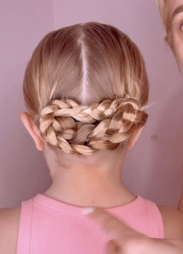 Cute braided hairstyles to rock this season : Crown braid & bun hairstyle