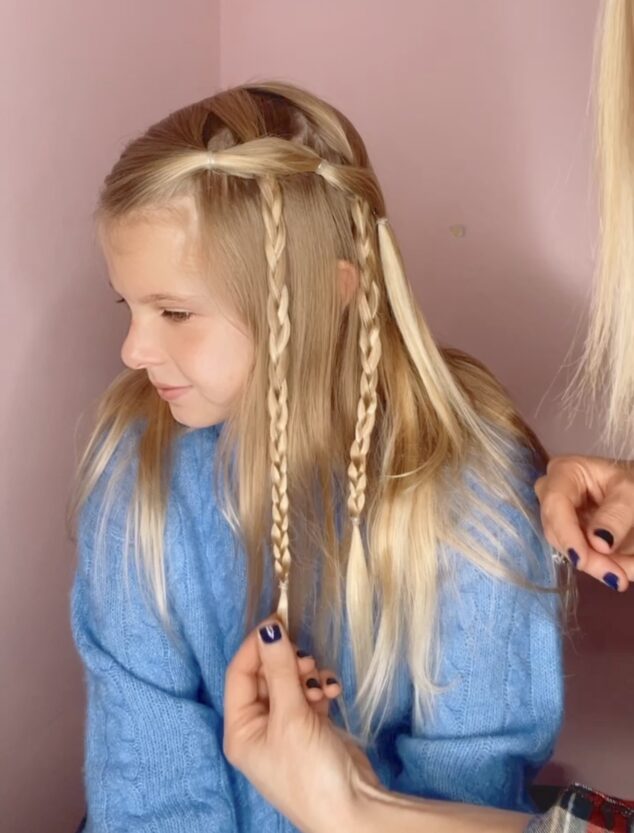 Pretty Side Braid Hairstyle for the Holiday